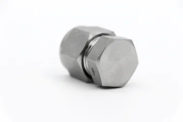 32033